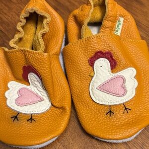Sayoyo NIP 100% natural leather shoes for 24-36 months w/baby chickens
